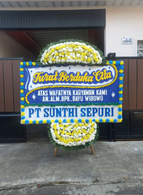 Papan Bunga Duka di Padebuolo