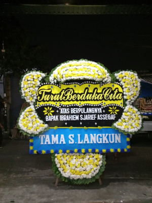 Papan Bunga Duka di Padebuolo